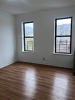 3rd image of 2301 Creston Ave #4GG