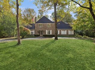 1215 Oak Trail Dr, Libertyville, IL 60048