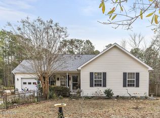 61 W South Shore Dr, Southport, NC 28461