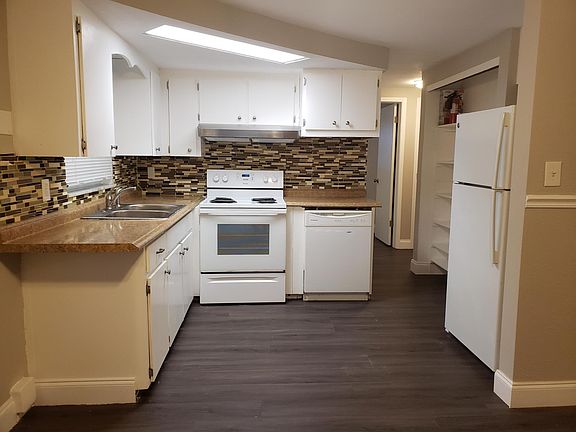 2nd image of 1415 Whitehall Ln