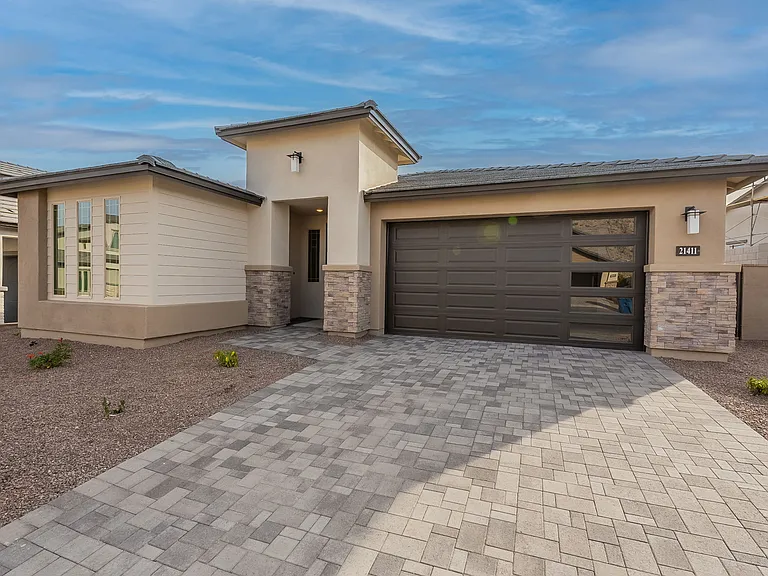 21411 W Meadowbrook Ave — Photo 2