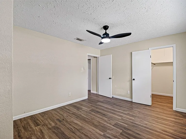 711 Leicester Ln — Photo 20