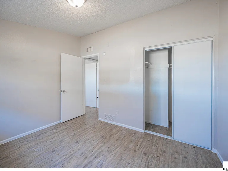 2123 W Devonshire Ave #9 — Photo 9