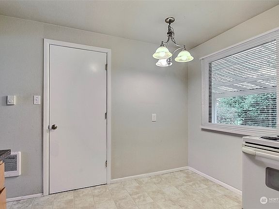 4th image of 8518 33rd Avenue S