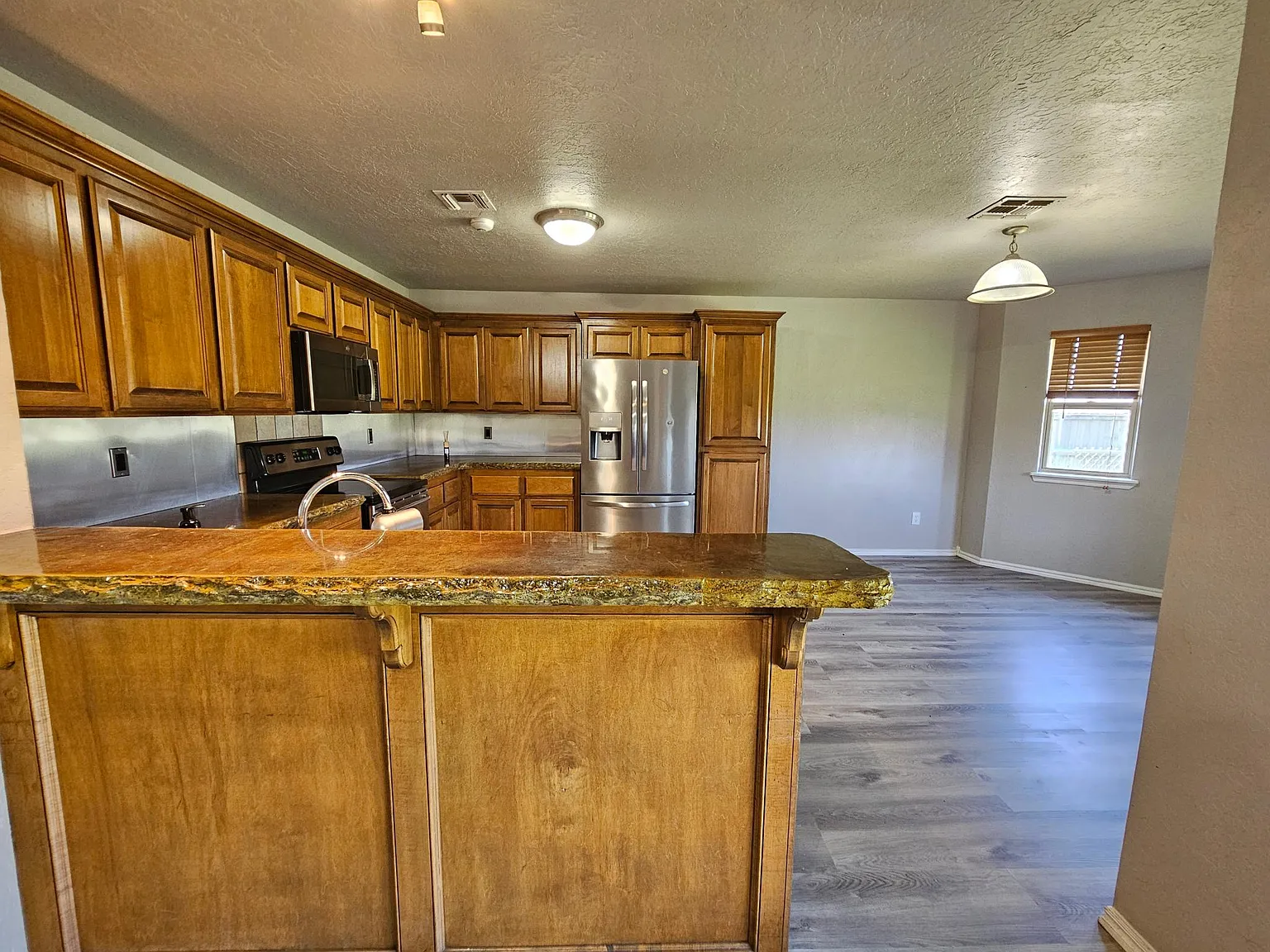 3 bed, 1725 sqft, $1,600 — Photo 4