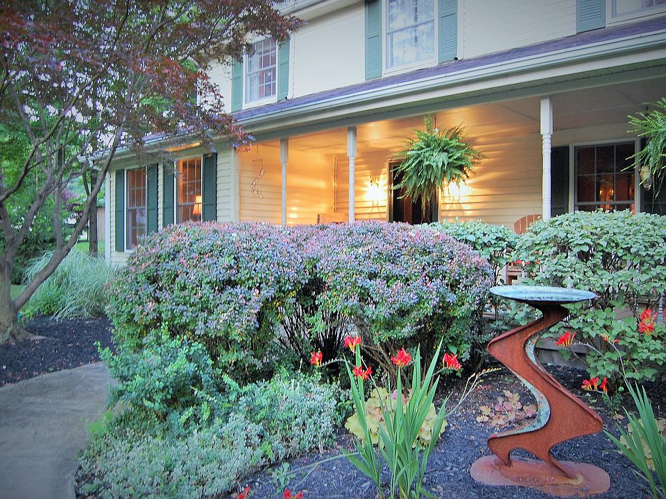 1st image of 8275 Pebble Creek Ct