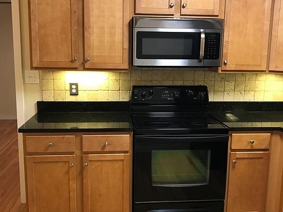 4th image of 174 Talmadge St APT 4