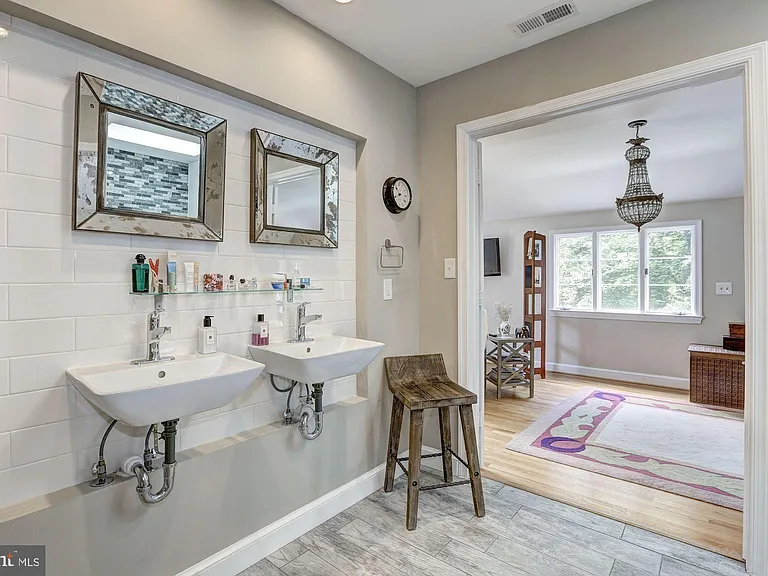 5204 Westwood Dr — Photo 30