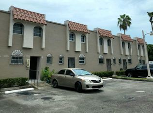11 Olive Dr APT J, Hialeah, FL 33010