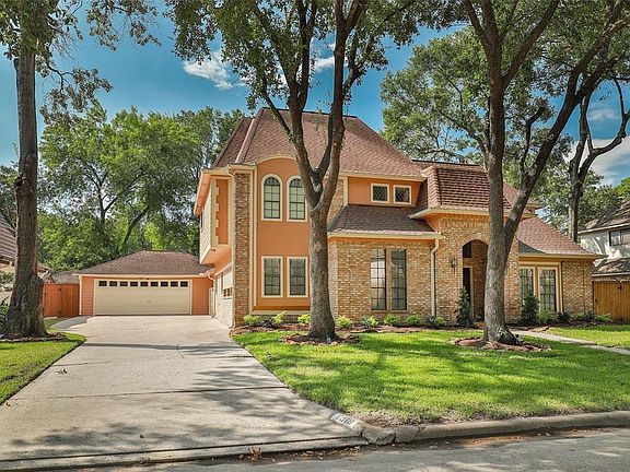 2nd image of 6918 Fawncliff Dr