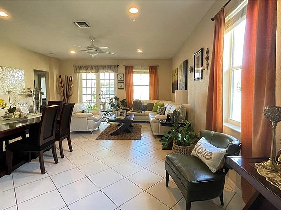 2nd image of 1911 Cedar Ct