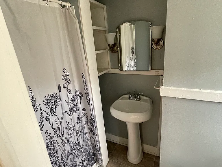 2 Milton St #1F — Photo 8