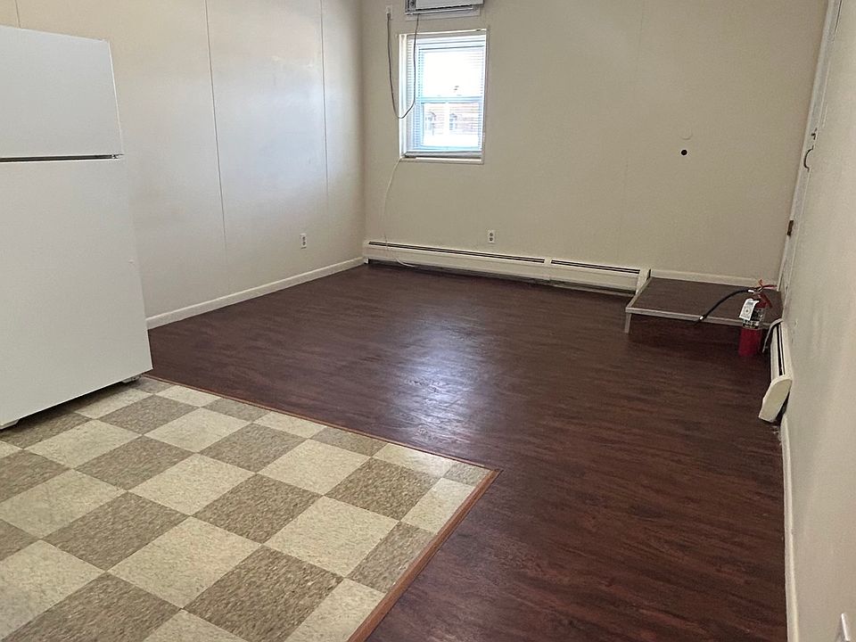 2nd image of 217 Walcott St #2