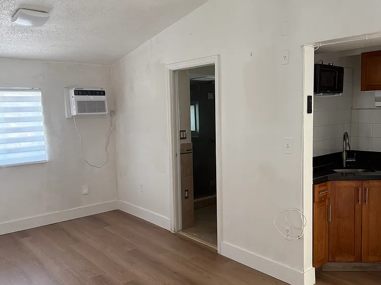 NW 64th Ct — Photo 10