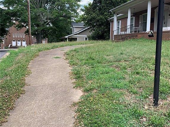 4th image of 1426 Carolina Ave