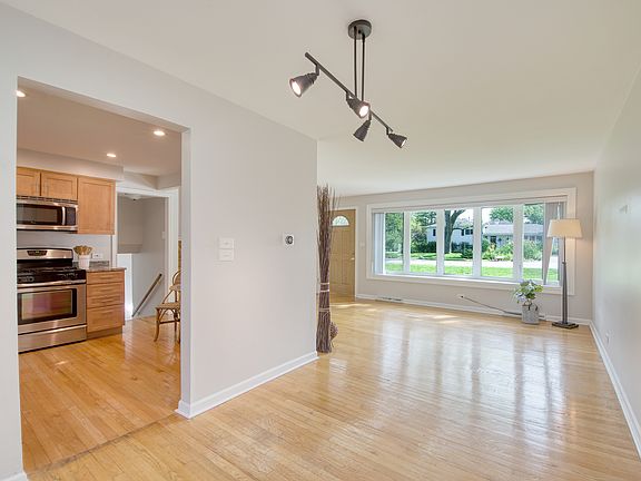 5th image of 3845 Knollwood Ln