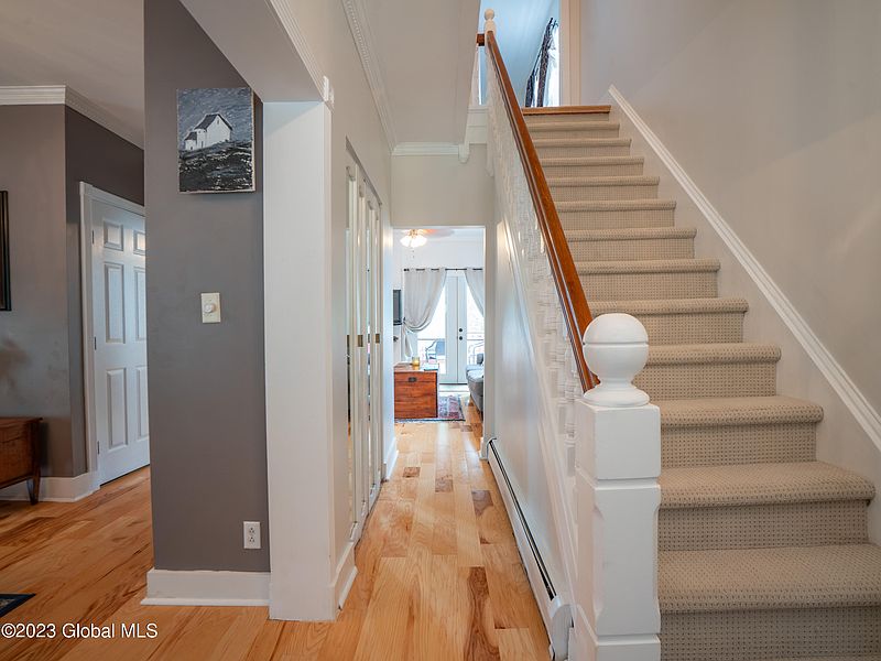 4th image of 31 George Ave