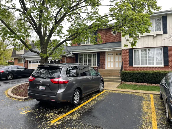 512 S La Grange Rd APT 3, La Grange, IL 60525
