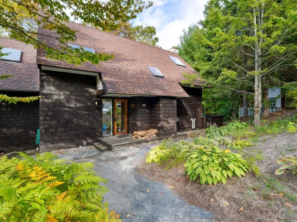 43 Hilltop Road, Winhall, VT 05340