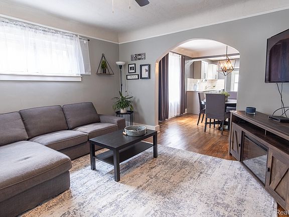 5th image of 3309 Cummings Ave