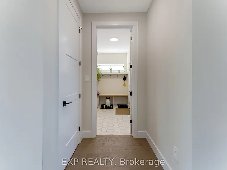 266 Hesselman Cres — Photo 47