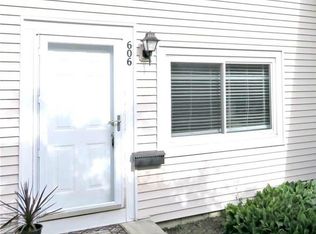 606 Eastbrooke Ln, Rochester, NY 14618