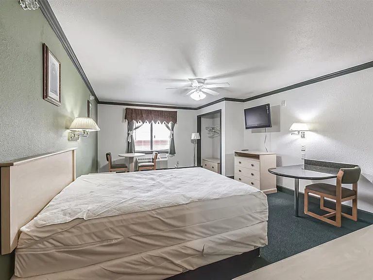 1025 Swanson St #212 — Photo 9