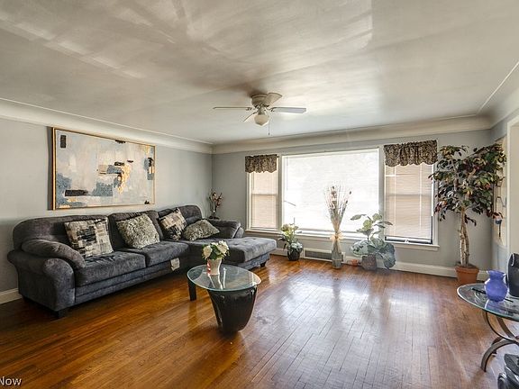 5th image of 241 E 242nd St