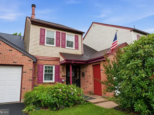 83 Andover Dr, Langhorne, PA 19047
