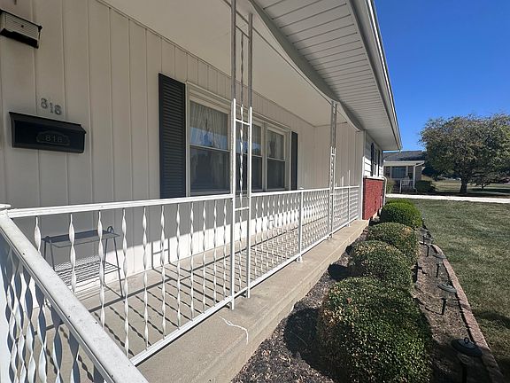 4th image of 818 Amherst Dr