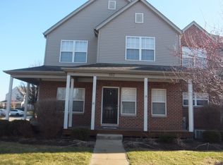 552 Clayton Cir #1, Sycamore, IL 60178