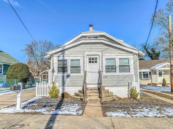 3rd image of 137 W Johnson Ave