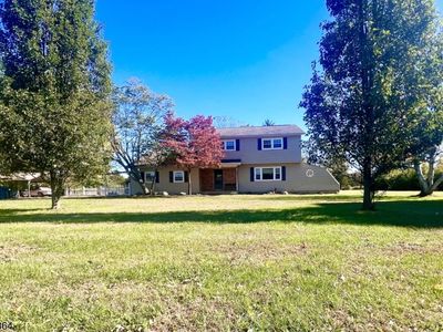 72 Hampton Rd, Pittstown, NJ, 08867