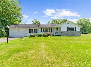 1355 Will O Wood Dr, Hubbard, OH 44425