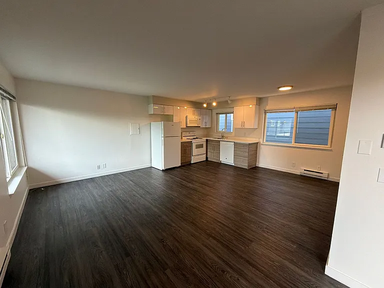 Sylvan Court — Photo 13