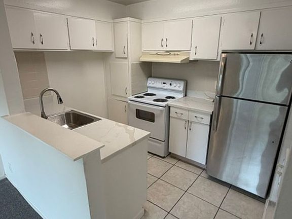 3rd image of 407 Fairmount Ave APT 102