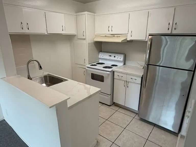 407 Fairmount Ave — Photo 25