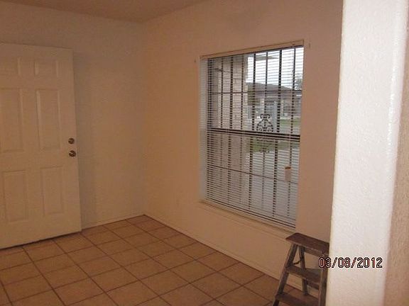 3rd image of 752 Juanita St