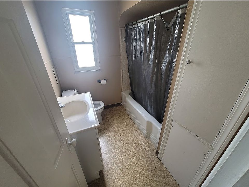 2nd image of 4561 Broadview Rd #1