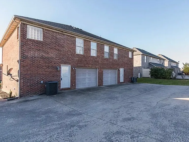 618 Hampton Way #A — Photo 18