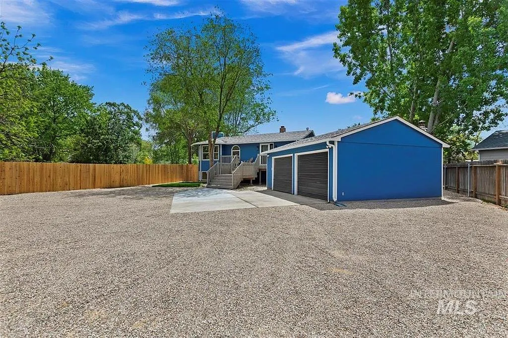 6247 W Northview St — Photo 4