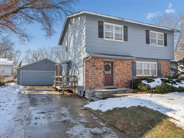 4414 63rd St, Urbandale, IA 50322