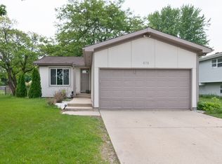 878 Shenandoah Dr, Carol Stream, IL 60188