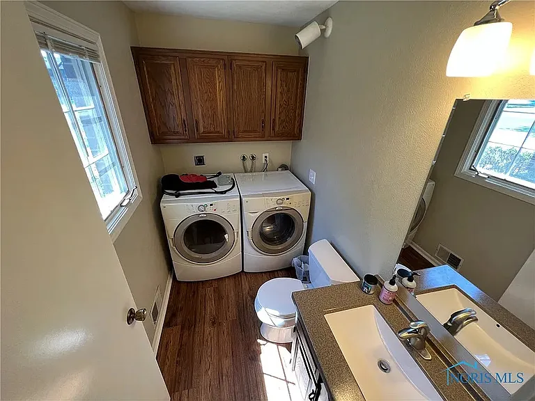 1190 Bernath Pkwy — Photo 6