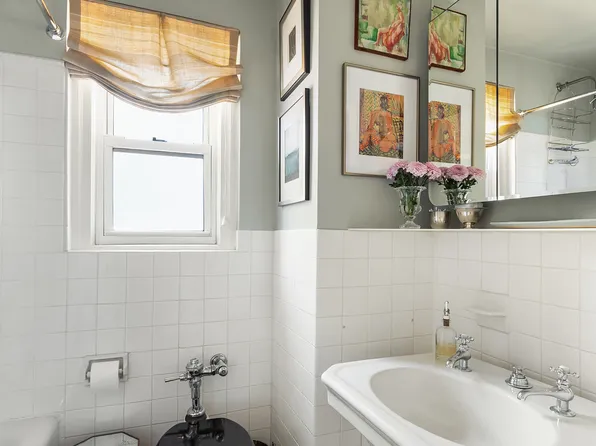 400 East 59th Street image 6 of 6