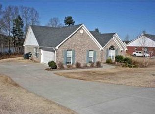 719 Overlook Dr, Winder, GA 30680
