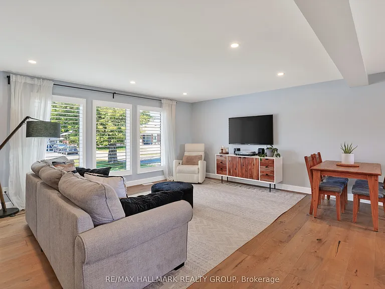 1583 Maxime St — Photo 6