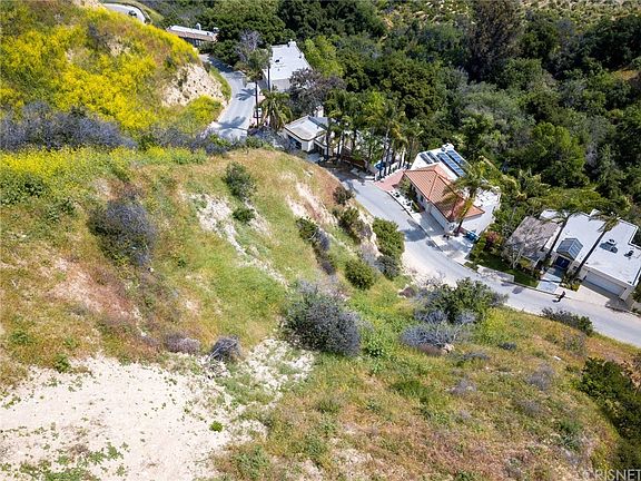 3rd image of 3601 Camino De La Cumbre
