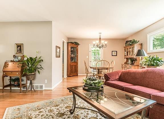 4th image of 8105 Dearborn Dr