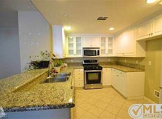5th image of 243 Riverdale Ct